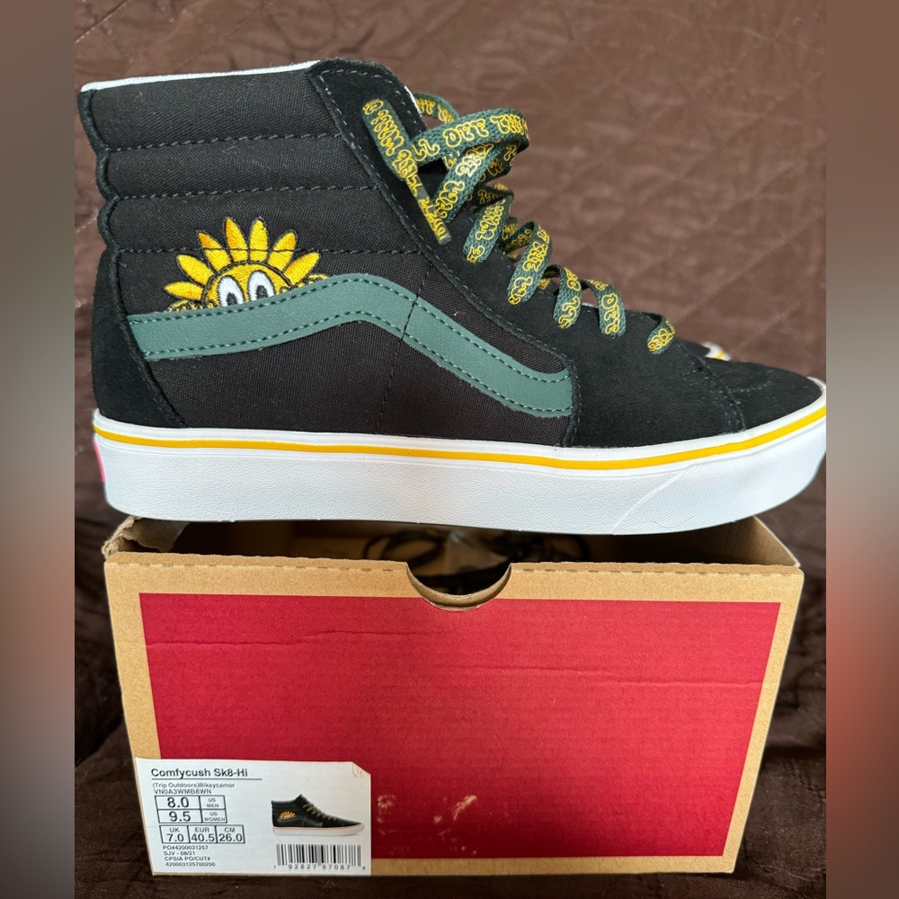 Vans Comfycush Sk8-Hi sneakers. Size men’s 8 / womens 9.5